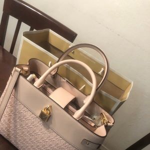 Michael kors satchel